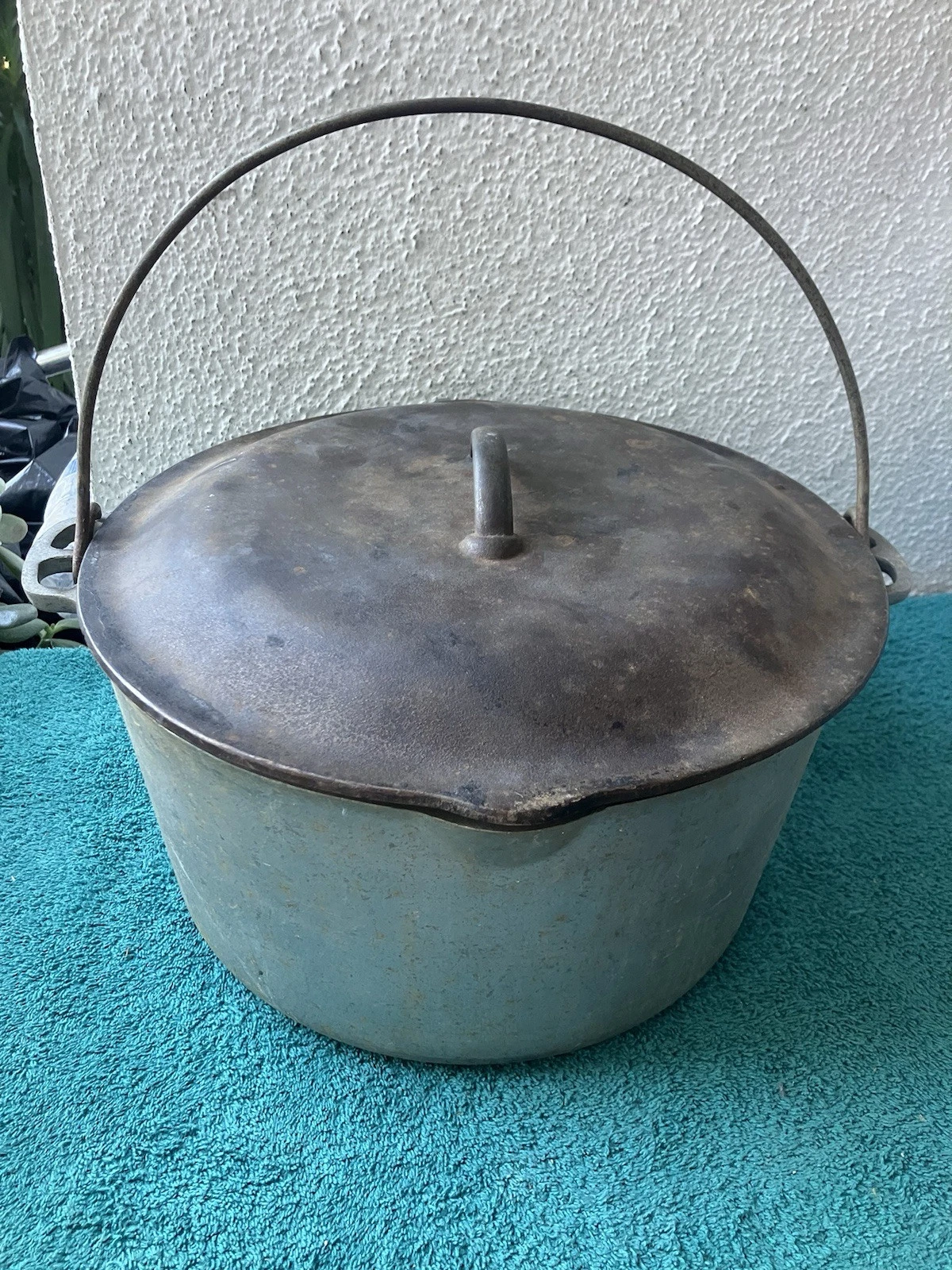 Vintage Puritan Aluminum Dutch Oven Pot with a Cast Iron No 10 drip drop lid