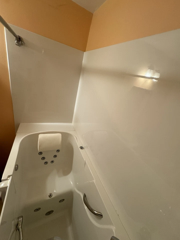 SafeStep Step in Soaking Tub/ Jacuzzi - Complete Set Up with Fixtures And Walls - Image 4 of 4