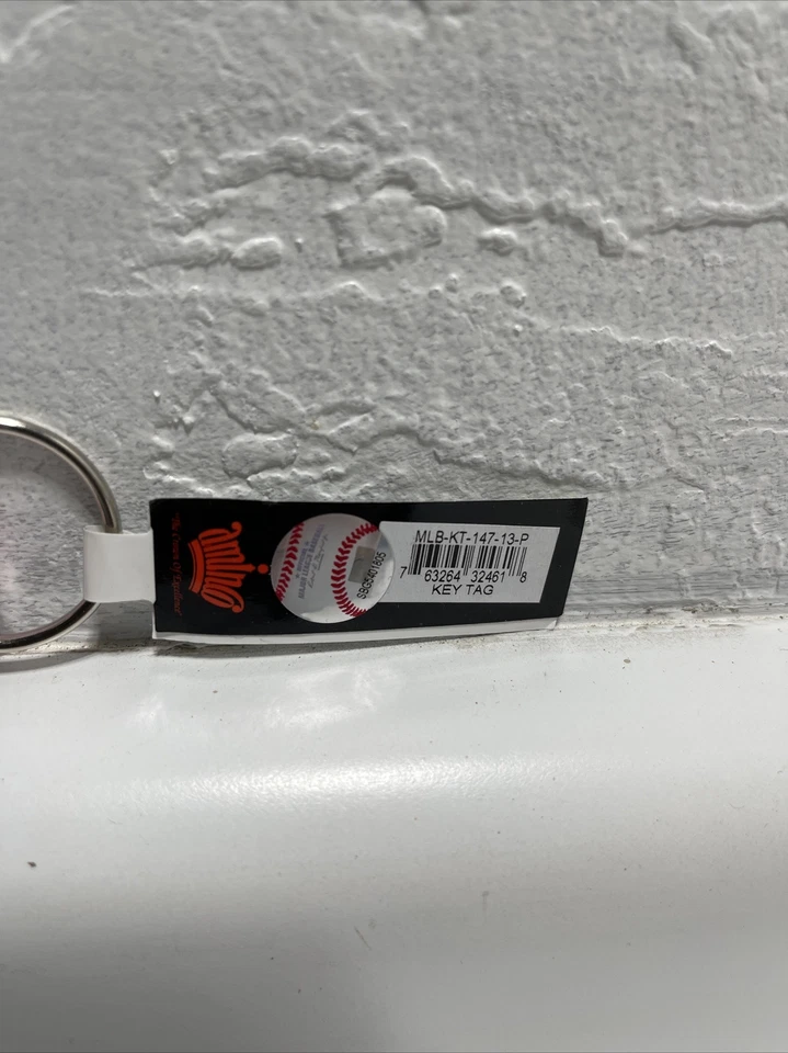 San Francisco GIANTS Pink Keychain NWT Breast Cancer Awarness S.F. Giants MLB - Image 4 of 4