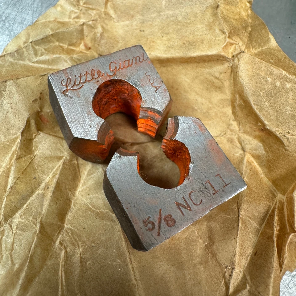 GTD Greenfield Tap and Die Little Giant 5/8" 11 NC Adjustable Pipe Dies w/ Box - Image 3 of 4