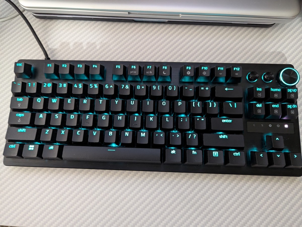 Barely Used RAZER HUNTSMAN V3 PRO TENKEYLESS Adjustable