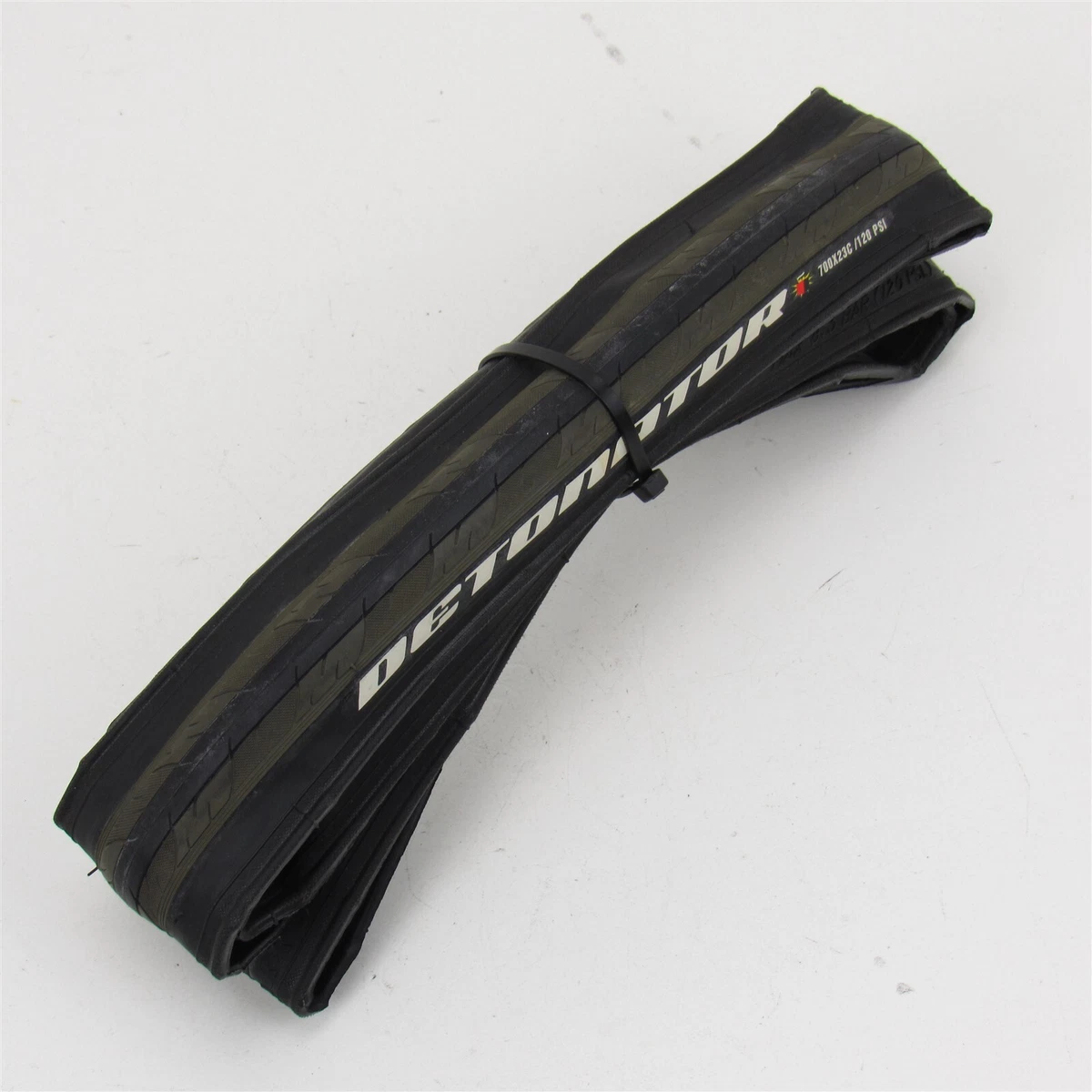 Maxxis detonator road hot sale bike tires 700x23c
