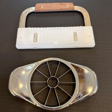 Pampered Chef Crinkle Cutter And Apple Cutter Lot