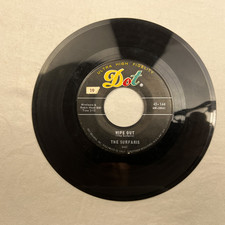 Vinyl 45 RPM Record - The Safaris Wipe Out / Surfer Joe