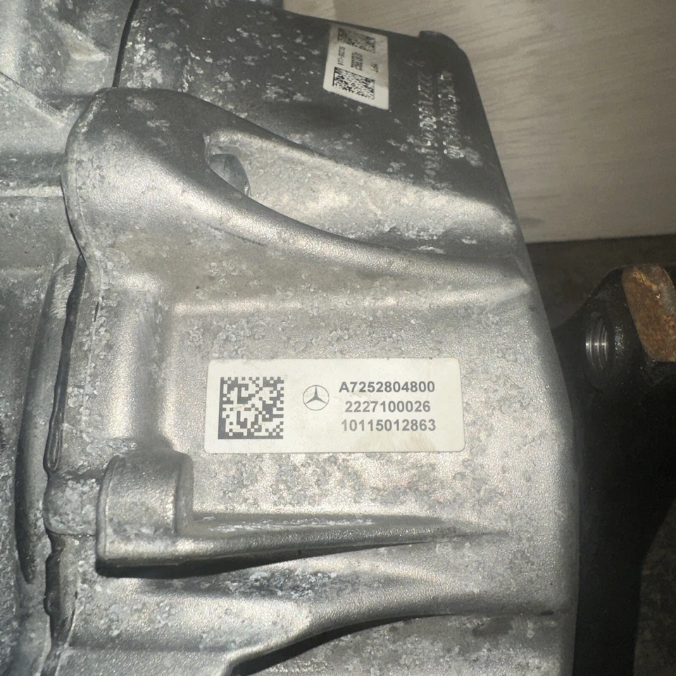 Mercedes-Benz GLC43 AMG 2023 cupé caja de transferencia A7252804800 OEM Foto 3 de 4