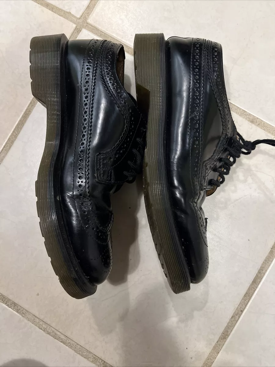 Dr martens wingtip boots 2025