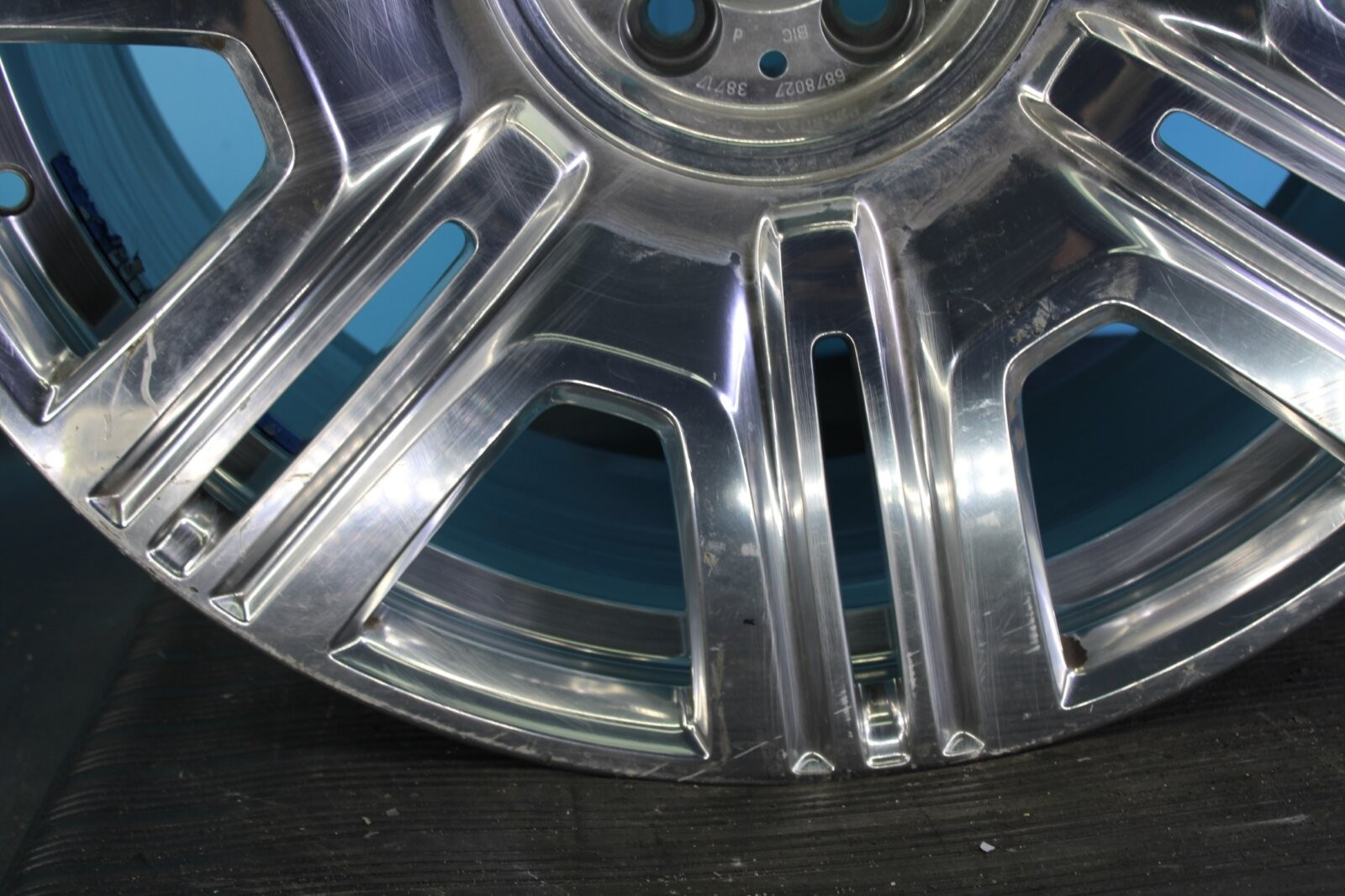 Rolls-Royce Cullinan 2020-2022 Rear Wheel P/N 92360423