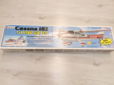 Top Flite Cessna 182 Skylane Gold Edition Kit mit Cockpit Interior Kit