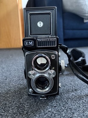 Yashica-MAT EM TLR Zweiäugige Spiegelreflexkamera retro