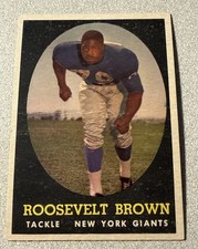 1958 Topps #102 ROOSEVELT BROWN New York Giants Football Card Crease