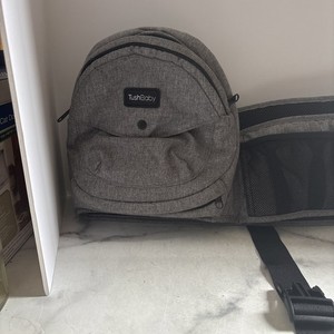 TushBaby Gray Hip Seat Baby Carrier with Storage Pocket & Buckle Closure