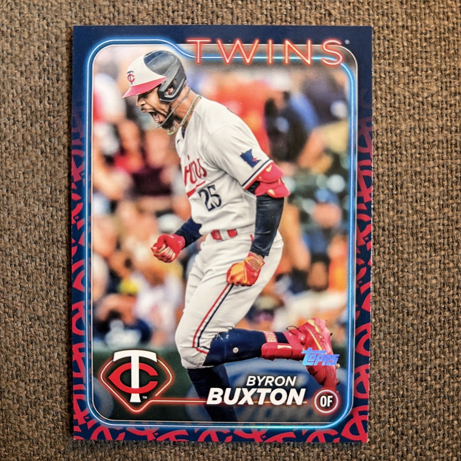 2024 Topps Series 1 Byron Buxton #94 Team Color Border Variation SP Twins