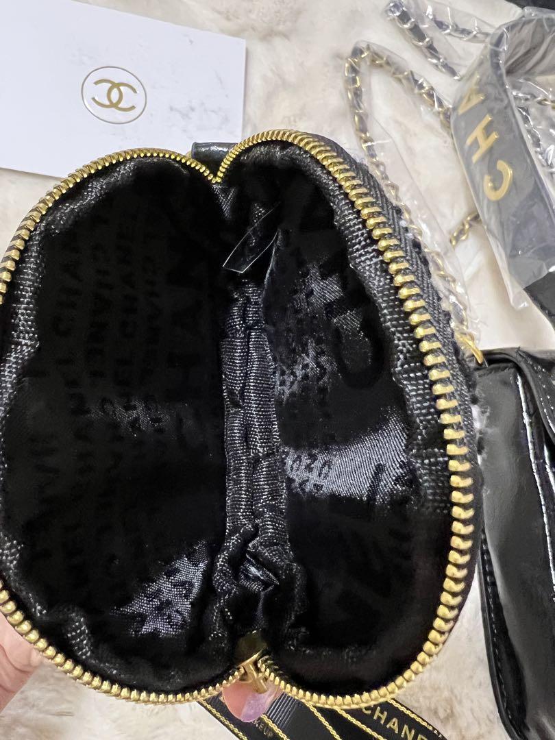 CHANEL BEAUTY Novelty Smartphone Shoulder Pouch ＆ Coin Case