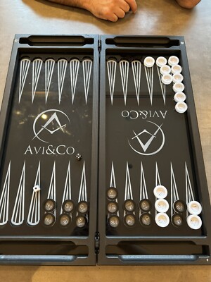 Avi & Co s BACKGAMMON board game