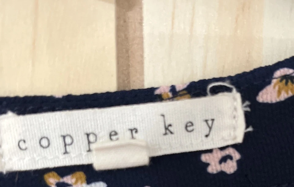 Blusa Mujer Top Talla Pequeña Mangas Campana Azul Floral COPPER KEY Plisada Foto 2 de 4