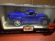 2000 Chevrolet SSR Concept Maisto 1/25 scale - various liveries available BOXED