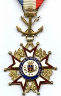 France Paris First Aid Association Sea Rescue Red Cross Award Medal 41mm 20gr !!