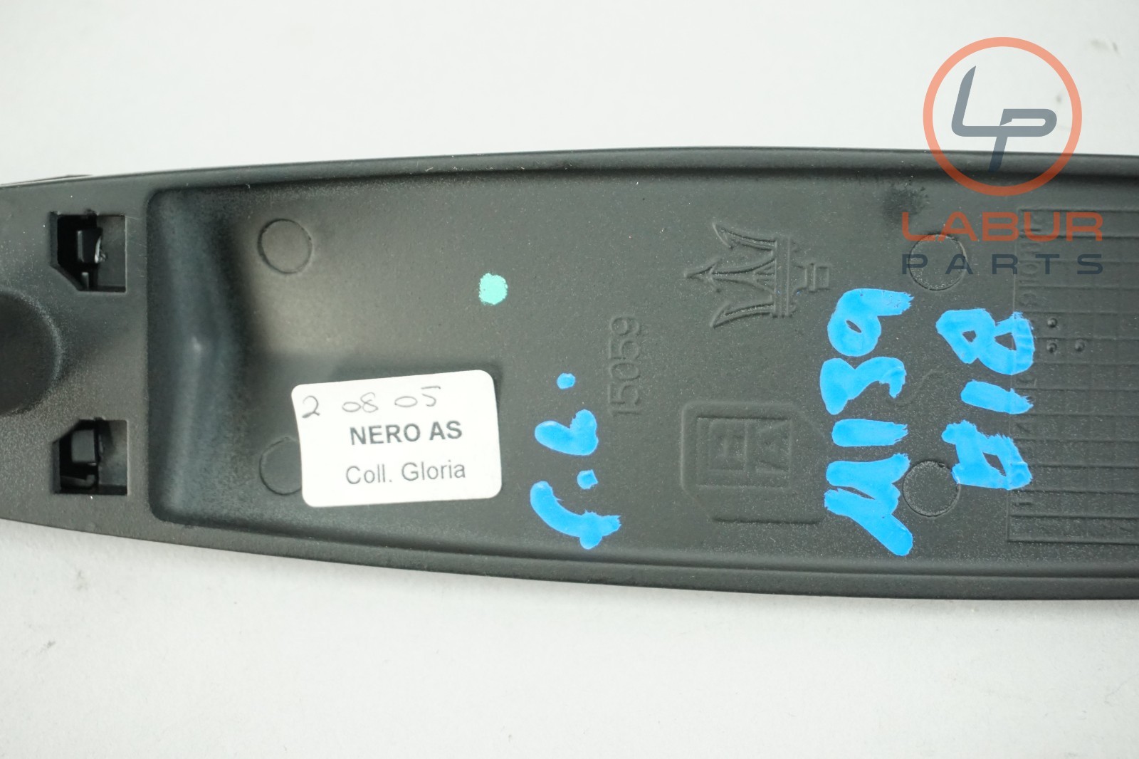 M139 03-13 Maserati Quattroporte Interior Roof Headliner Grab Handle Set A1160