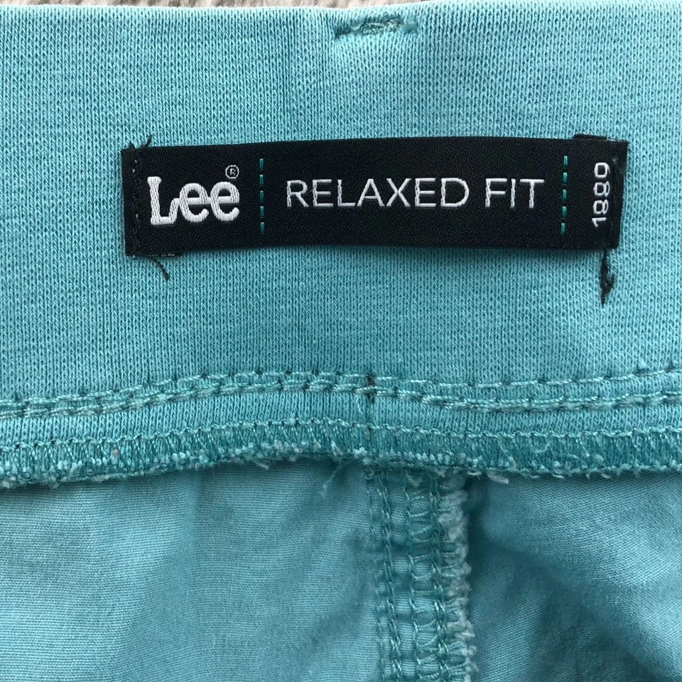 2 Lee Womens Cargo Shorts Size 18W Lot Of Two Pull On Stretch Casual Relaxed - Image 3 of 4