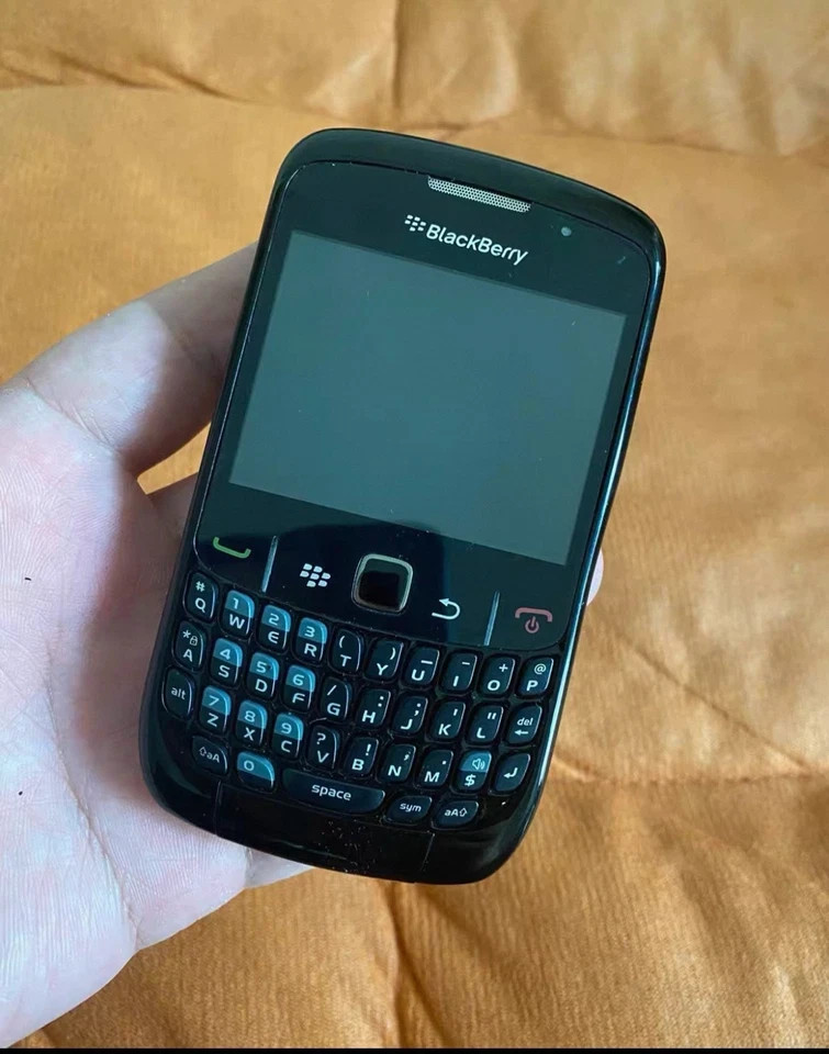BlackBerry Curve 8520 2G 256MB Unlocked Bluetooth Smartphone + 1