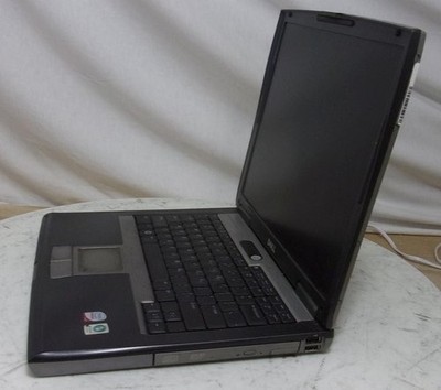 DELL LATITUDE D530 PP17L Laptop Intel CORE2 DUO T7250 2GB SEE