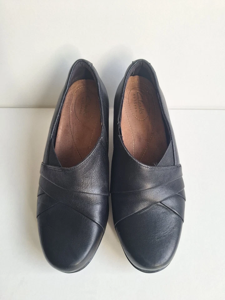 Clarks Artisan Womens Black Leather Court Shoes Size UK4.5 - Image 3 of 4