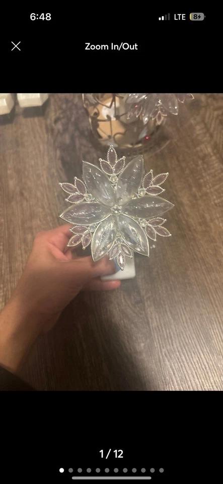 Candelabros y flores de pared Foto 2 de 4