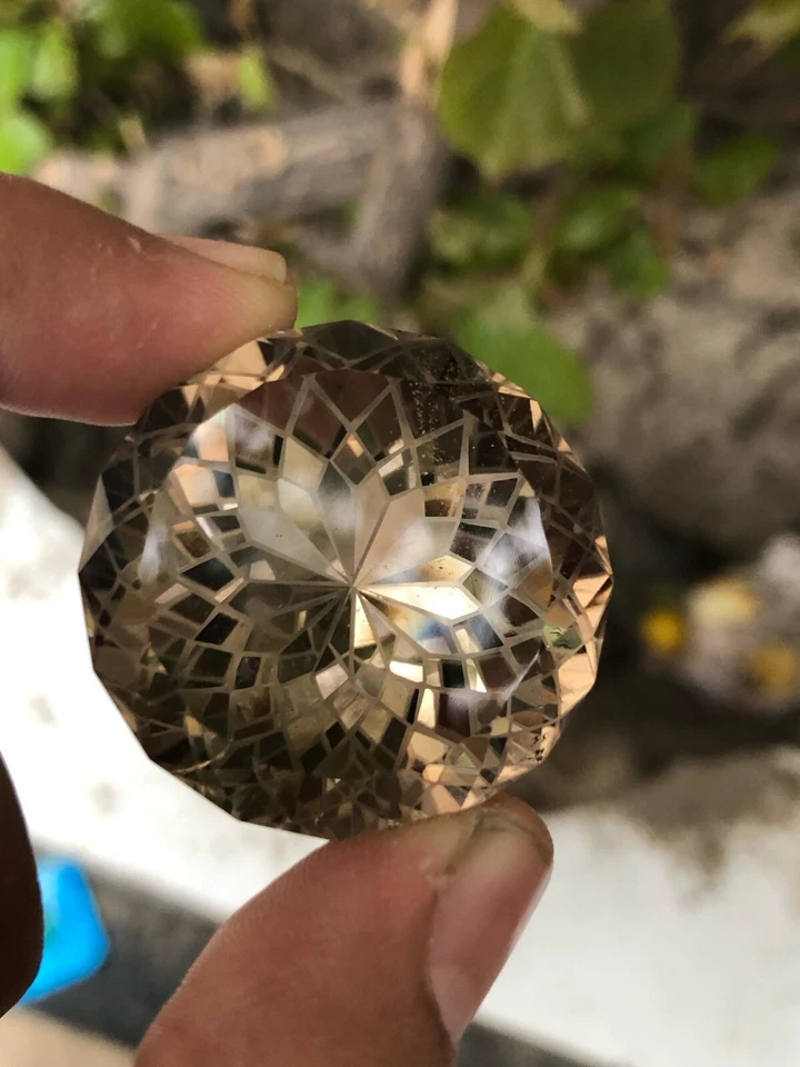 Piedra preciosa suelta de cuarzo ahumado natural de alta calidad de 138,25 quilates de Afganistán Foto 4 de 4