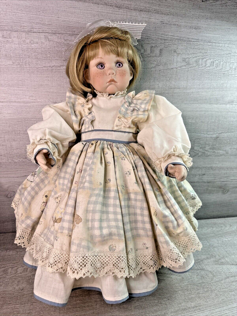 elu. エル　Ragdoll short coat / Ivory コート Vtg 21” Porcelain Doll Short Blonde Hair Freckles Lilac Eyes Soft