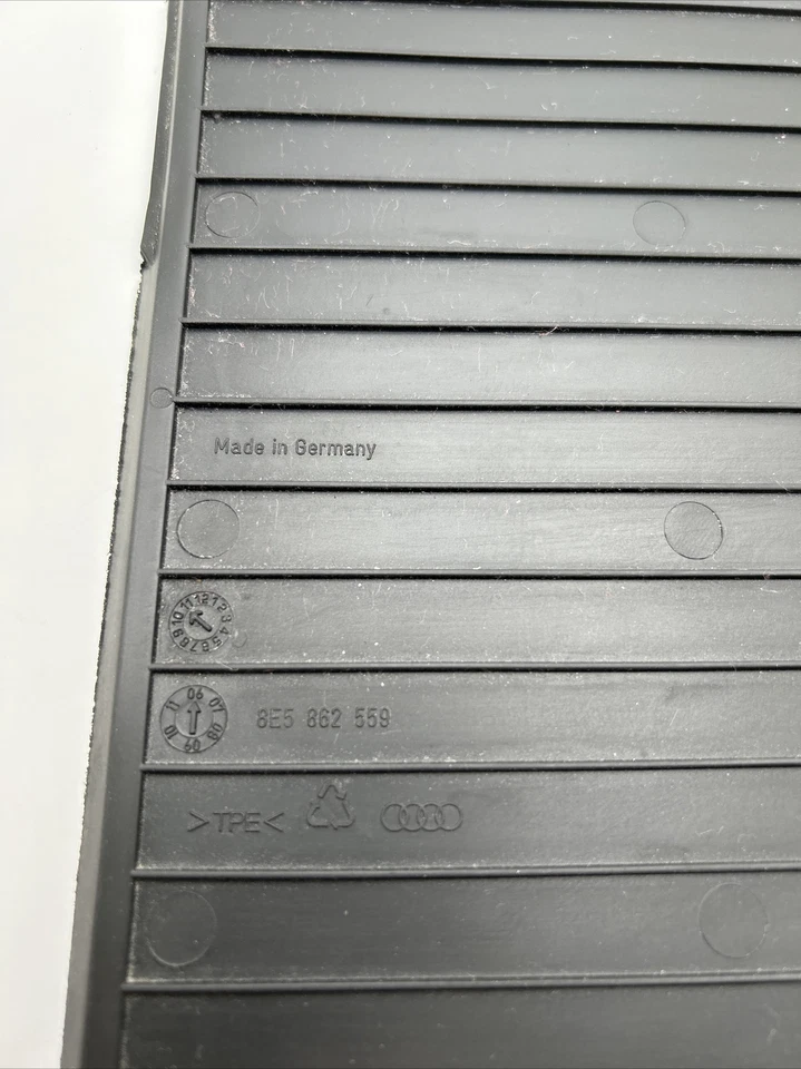 Audi A4 Quattro 2007 compacto convertible maletero trasero alfombrilla de goma fabricante de equipos originales+ Foto 2 de 4