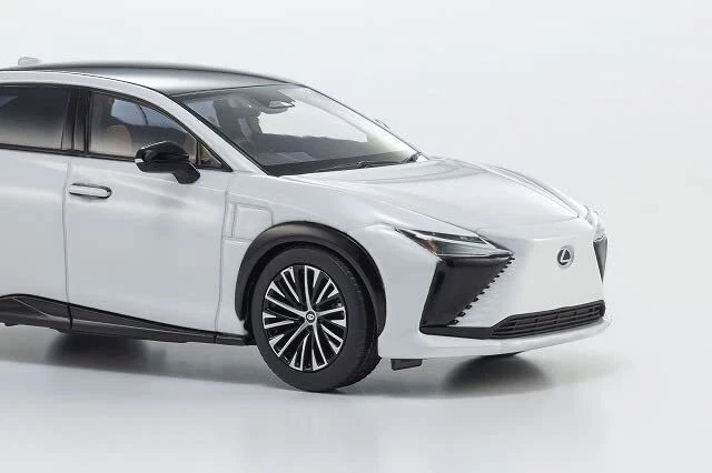 Kyosho Original 1/43 LEXUS RZ 450e Sonic Quartz KS03915PQ Diecast Model Car NEW - Image 4 of 4