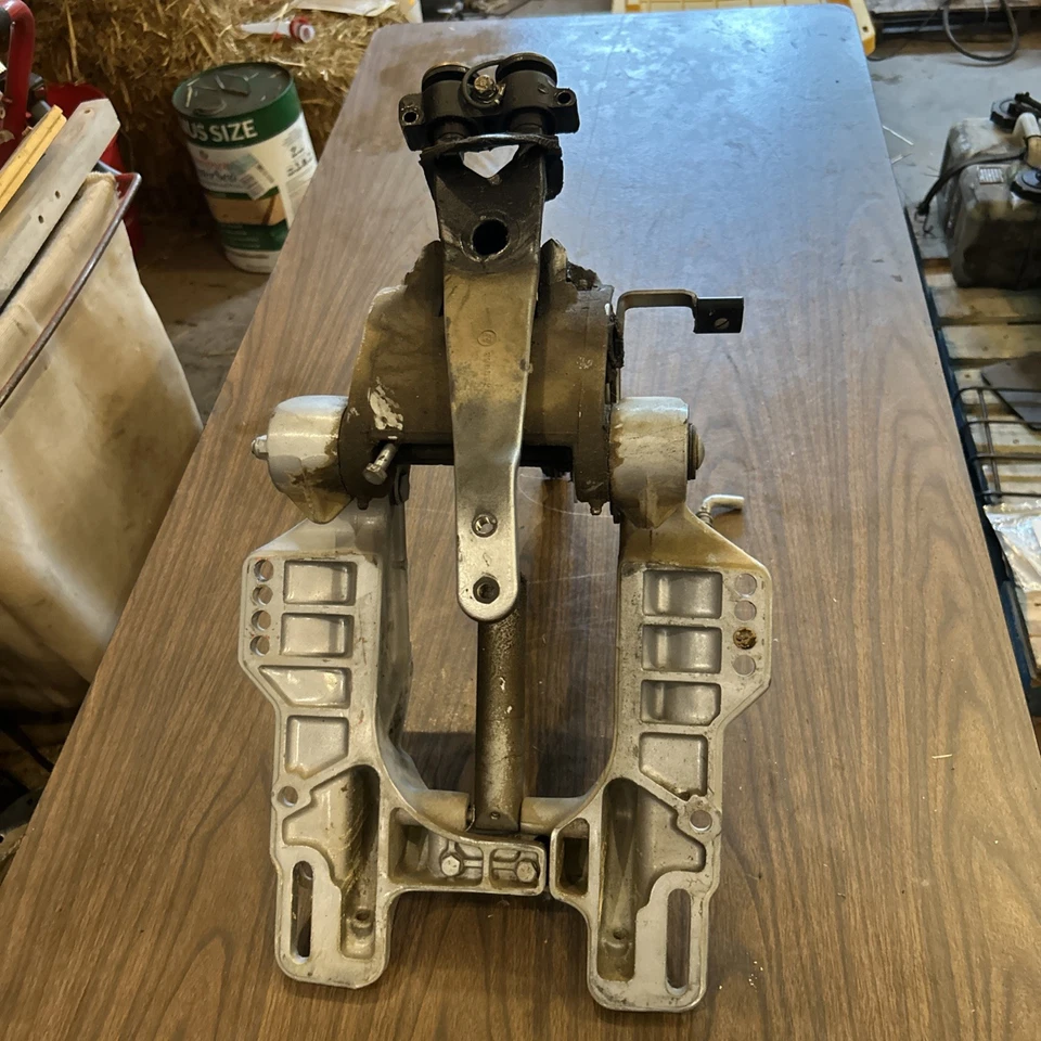 Evinrude/Johnson 1986 fueraborda asistencia giratoria e inclinable 40-48-50 HP agua dulce Foto 3 de 4