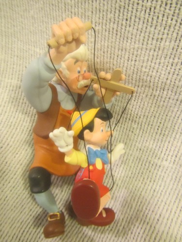 EDICIÓN LIMITADA Disney Pinocho Marioneta Marioneta NAVIDAD Adorno Geppetto U - Imagen 1 de 6