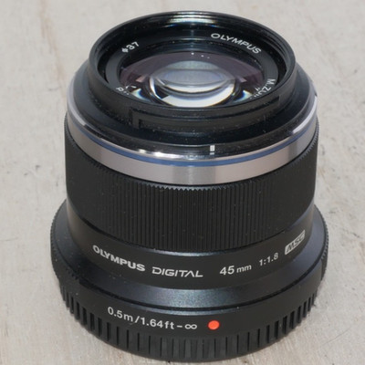 Olympus M.Zuiko 45mm F/1.8 Lens for Micro 4/3 M4/3 Camera *EXCELLENT* Tested
