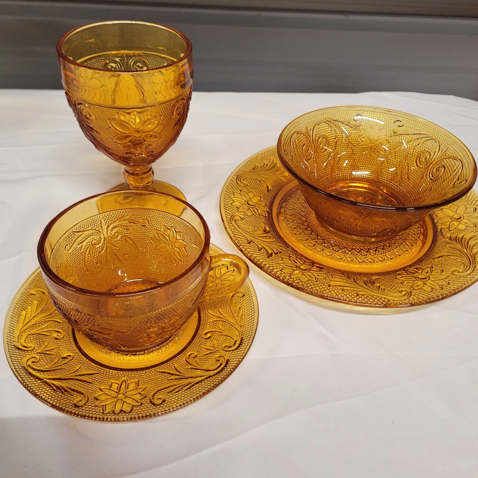 TIARA Indiana Glass Sandwich Amber Daisy SET of Cup, Saucer & Plate 20 PC SET