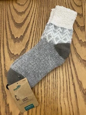 NORTHEAST OUTFITTERS WOMENS NEO COZY CABIN FUZZY CREW SOCKS SIZE 5-10