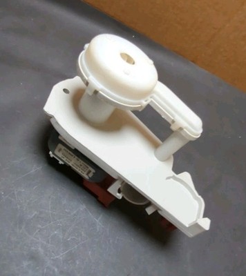 Original Kondensatpumpe Pumpe Miele  4809635, P8-2-3020L, 4809634