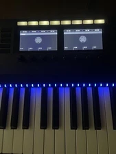 Native Instruments Komplete Kontrol S88 MK2 Keyboard