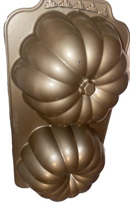 Nordic Ware The Great Pumpkin Pan 3D Nonstick Cast Aluminum 10c Williams-Sonoma