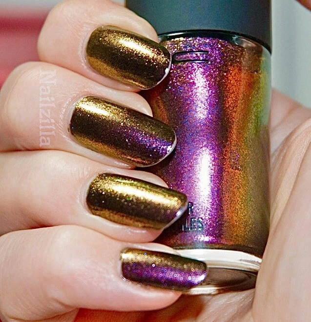 BNWB RARE M·A·C 'Mean & Green' VIVID DUOCHROME WITH GLITTER FINISH NAIL VARNISH