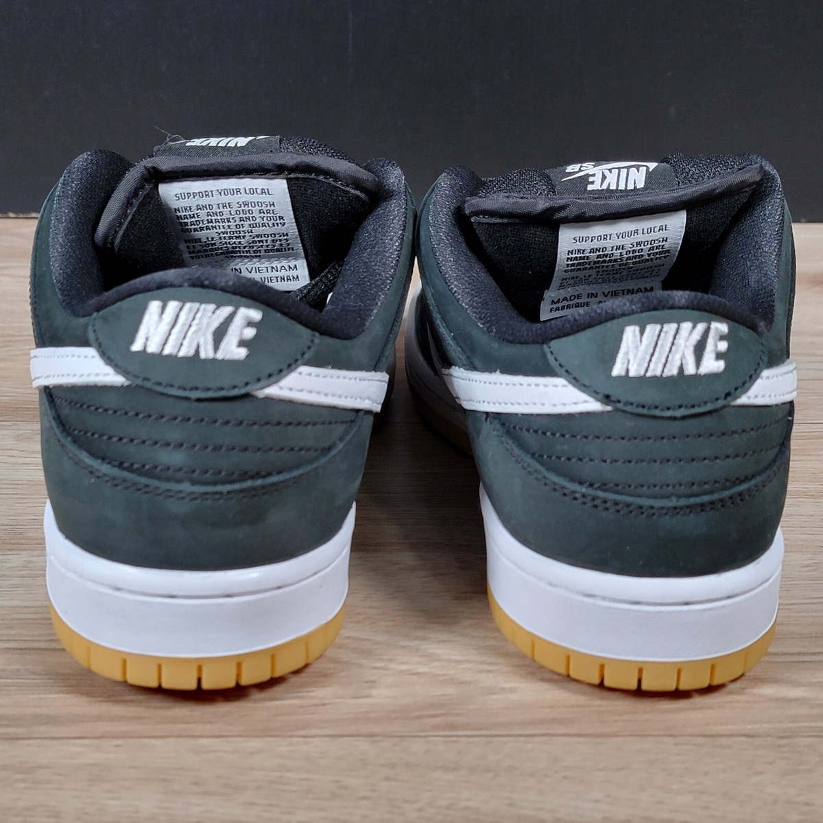 Nike SB Dunk Low Pro Black Gum Shoes Mens Size 8 Skater  display picture 2