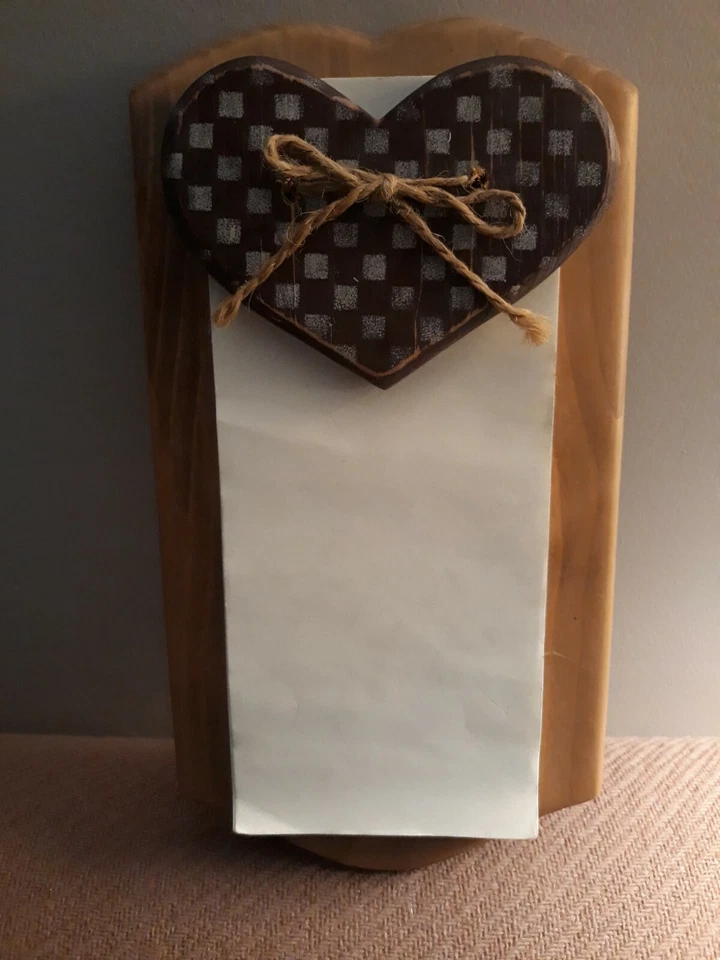 Wooden Heart Note Holder - Image 3 of 4