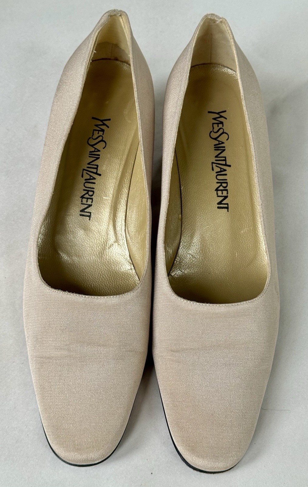 Decolte vintage Yves Saint Laurent 8 5 M beige raso tacco a blocco Italia suola pelle