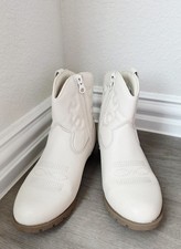 Cat and Jack Girls' Boots Size 1