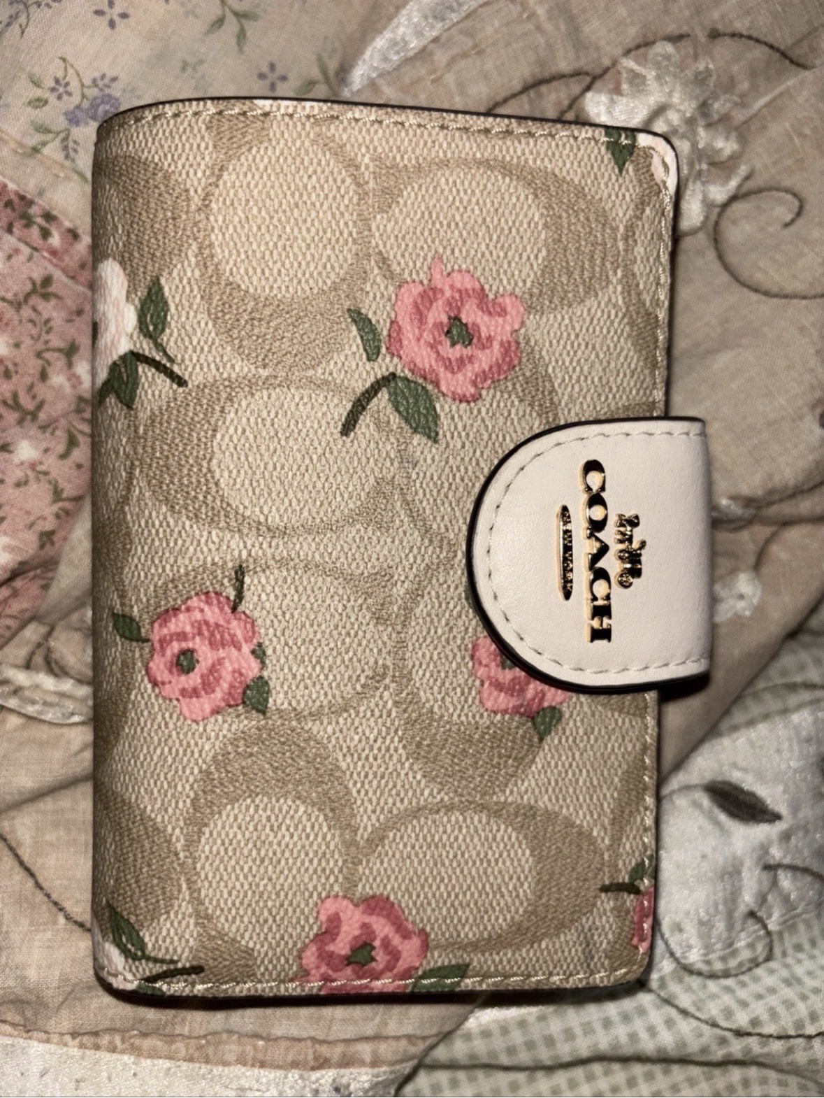 NWT Coach Medium Corner Zip Wallet In Signature With Floral Print CR935/CR968