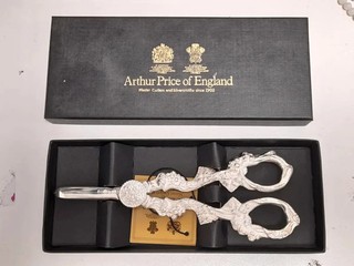 Arthur Price of England Ornate Silver Plated Grape Scissors Boxed Collectable