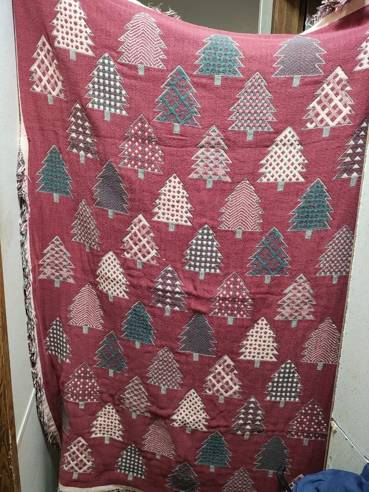 Tapiz de Navidad a Cuadros Árboles de Navidad Reversible Borlas Rosa Rojo 48x62" Limpio Foto 2 de 4