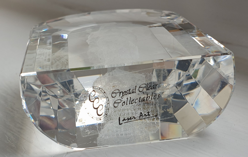 CRYSTAL CLEAR COLLECTABLES LASER ETCHED VIRGIN MARY GLASS PAPERWEIGHT - Picture 5 of 5