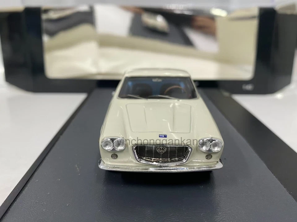 Matrix 1/43 Lancia Flaminia 3C 2.81963 resin car model - Image 2 of 4