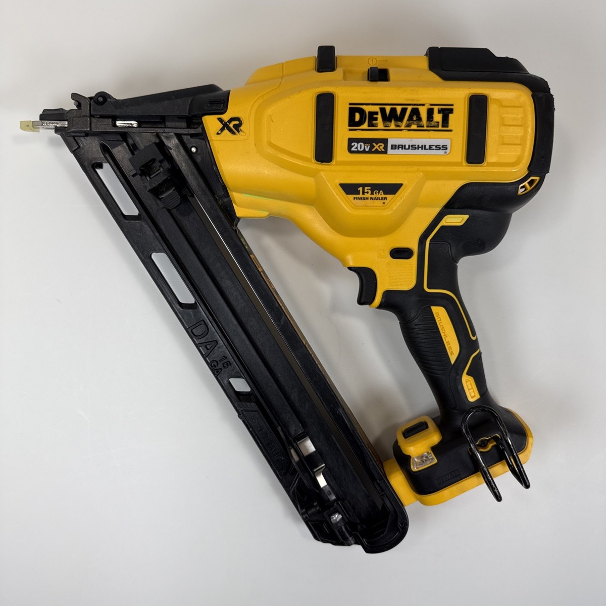 Cordless Nailer Dcn650b DeWALT DCN650B 20V MAX XR 15-Gauge